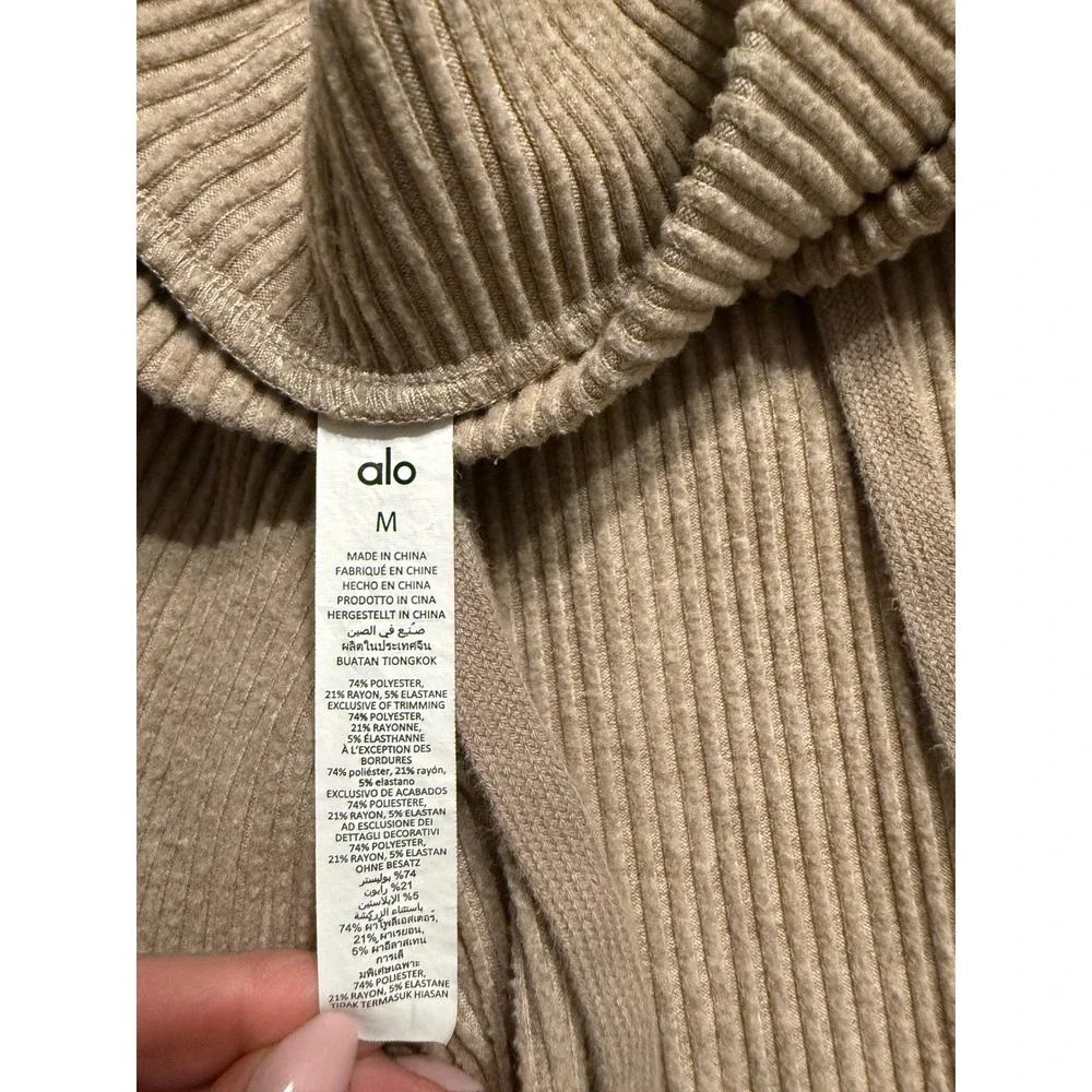 ALO Yoga Muse Hoodie and Jogger Set Size Medium Excellent Condition